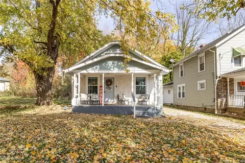 83 Kenmore Ave, Barberton, OH 44203