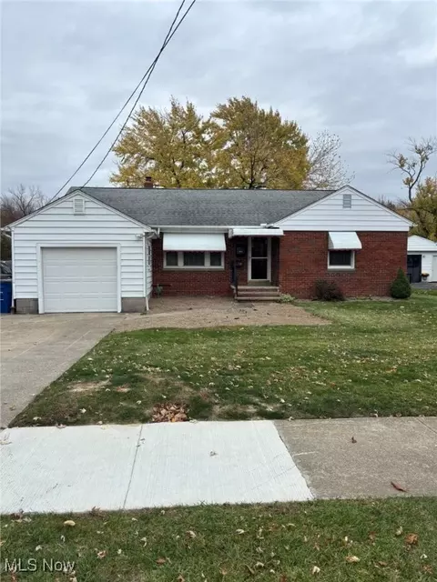 1039 Center Rd, Eastlake, OH 44095