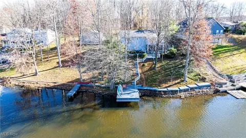 1441 Lake Vue Dr, Roaming Shores, OH 44085