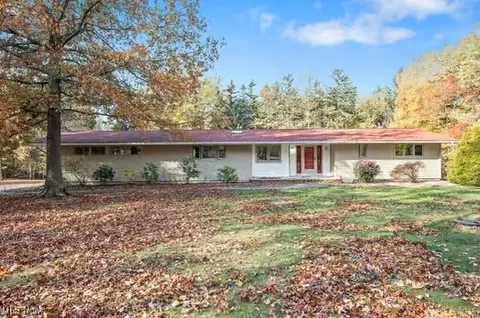 9389 Baldwin Rd, Kirtland Hills, OH 44060