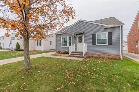 1572 Woodhurst Ave, Mayfield Heights, OH 44124