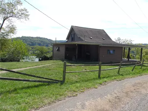 33056 State Route 800, New Matamoras, OH 45767
