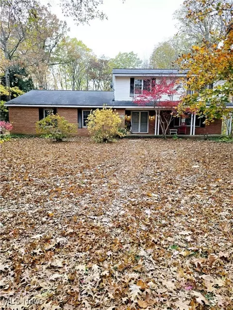 1550 N County Line Rd, Geneva, OH 44041