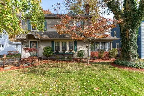 3521 Hopkins Rd, Youngstown, OH 44511