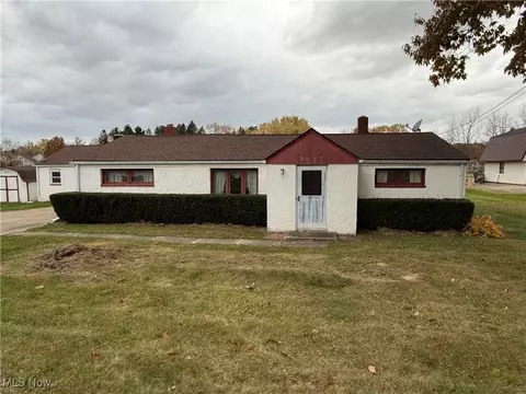 5667 Broadway Ave NE, Louisville, OH 44641