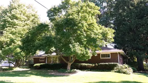 422 Fernwood Ave, Tallmadge, OH 44278