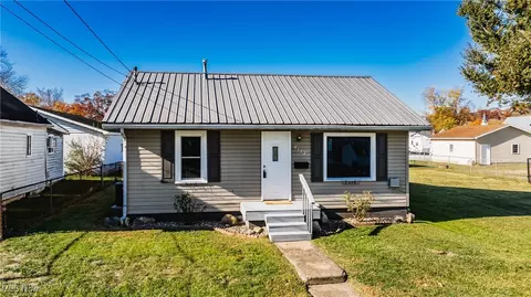 4112 8th Ave, Parkersburg, WV 26101