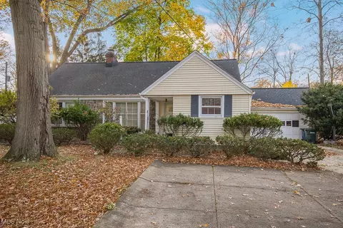 4660 W 210th St, Cleveland, OH 44126