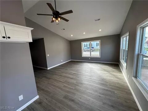 1 N Main St, Willard, OH 44890 photo 8
