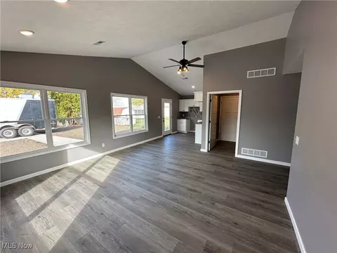 1 N Main St, Willard, OH 44890 photo 10