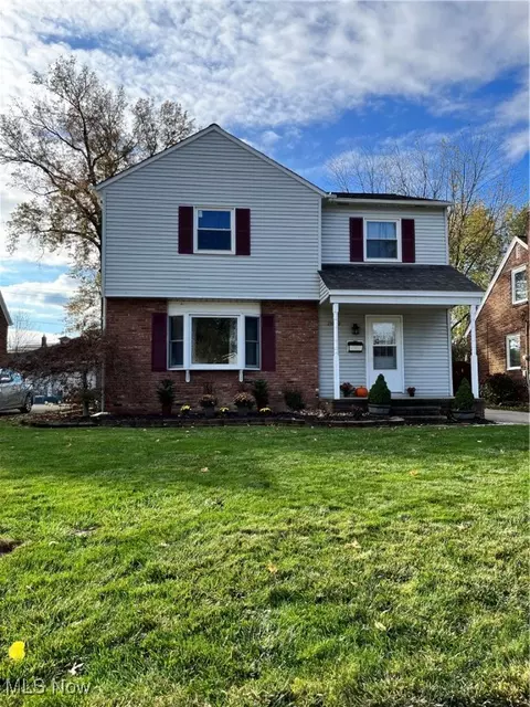 28402 Forest Rd, Willowick, OH 44095