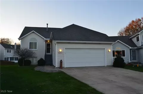 6662 Laurel Ln #147, Olmsted Falls, OH 44138