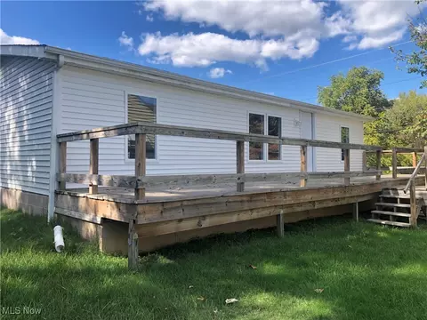 124 First St, Follansbee, WV 26037