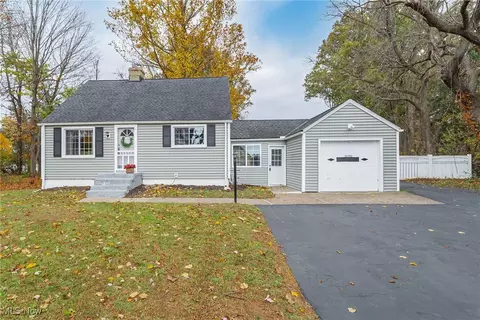 30293 Center Ridge Rd, Westlake, OH 44145