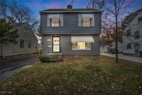 1048 Woodview Rd, Cleveland Heights, OH 44121