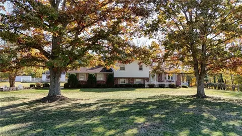 7144 Cumberland Rd SW, Bowerston, OH 44695