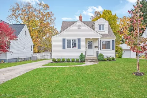 5121 Lucydale Ave, North Olmsted, OH 44070