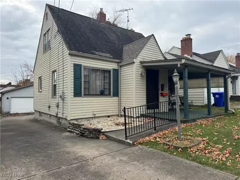 71 Beechwood Dr, Boardman, OH 44512 photo 3
