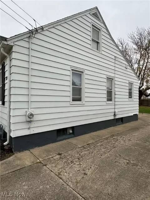 3208 Wilson Ave, Ashtabula, OH 44004 photo 5