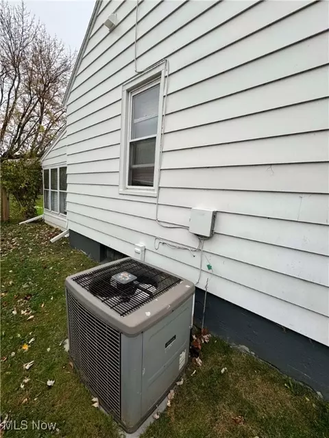 3208 Wilson Ave, Ashtabula, OH 44004 photo 4