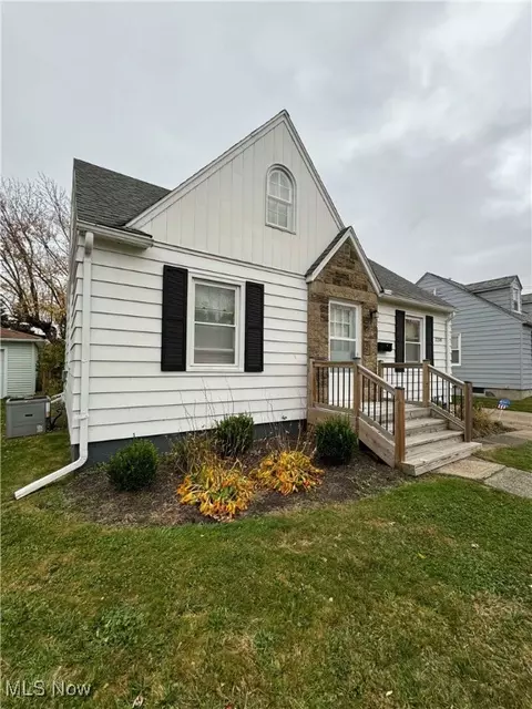 3208 Wilson Ave, Ashtabula, OH 44004 photo 3
