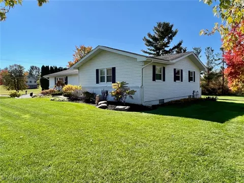 Exterior - 12380 Bean Rd, Chardon, OH 44024 photo 14 of 18