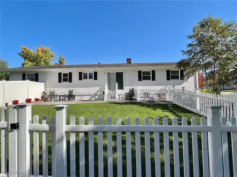 Exterior - 12380 Bean Rd, Chardon, OH 44024 photo 11 of 18