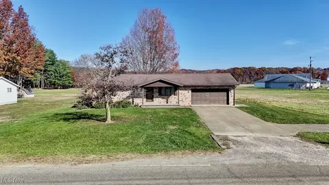 2005 N Water Street Ext, Uhrichsville, OH 44683