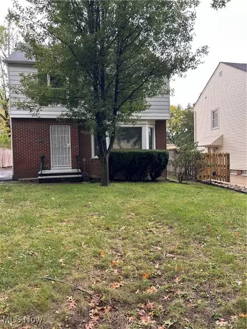 16704 Stockbridge Ave, Cleveland, OH 44128