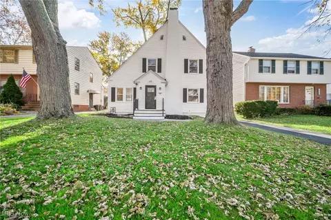 3974 Meadowbrook Blvd, University Heights, OH 44118
