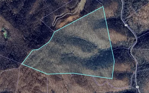 001 Little Laurel Rd, Ivydale, WV 25113