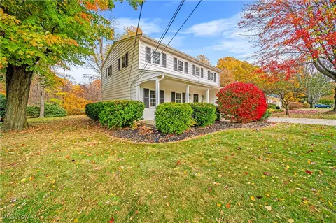 Exterior - 2809 Hedrick Ln, Ashtabula, OH 44004 photo 2 of 10