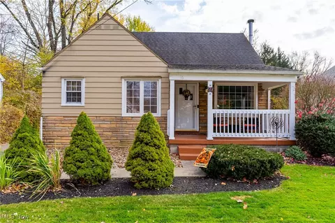 16 Nesbitt St, Poland, OH 44514