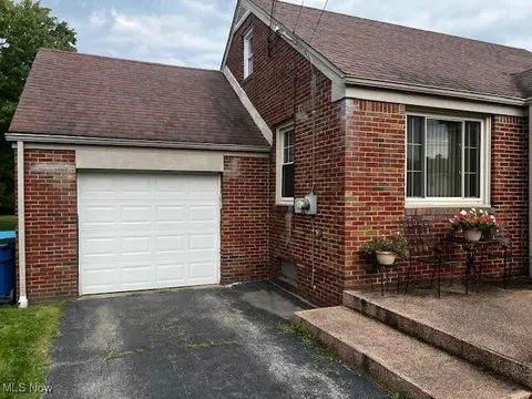 1158 Runge Ave, Struthers, OH 44471 photo 2