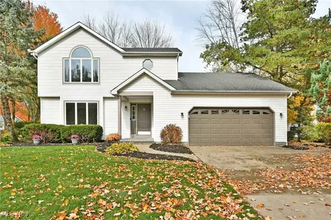 247 Maple Ave, Cortland, OH 44410