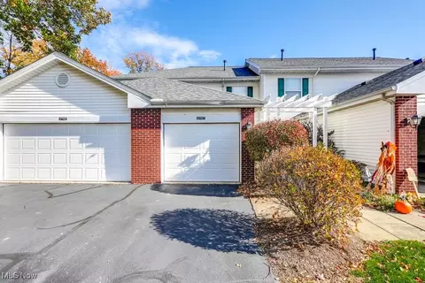 6707 Rosewood Ct, Cleveland, OH 44130