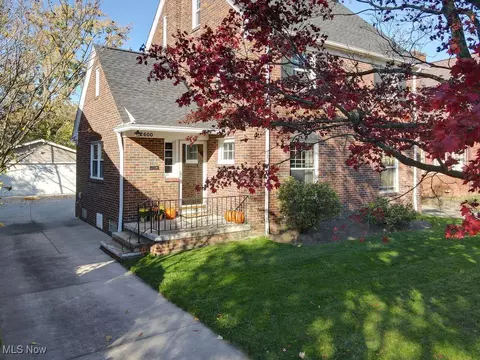 2600 Shaker Rd, Cleveland Heights, OH 44118