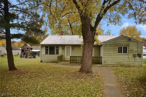1533 Dilley Rd NW, Warren, OH 44485