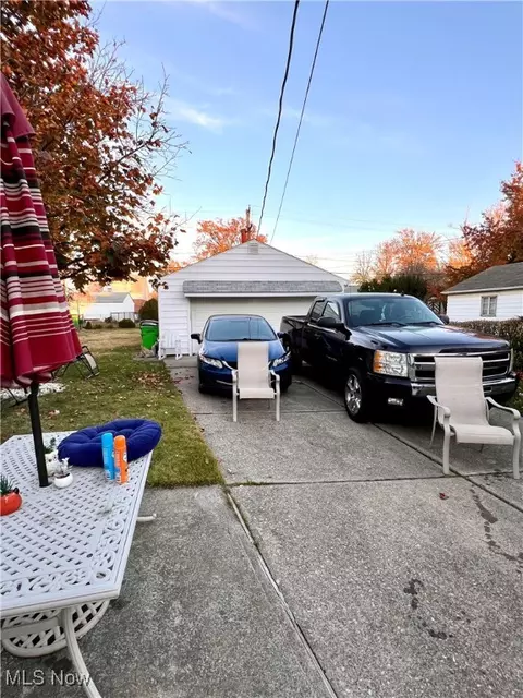 875 E 232 St, Euclid, OH 44123 photo 3