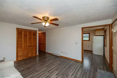 Living - 612 Baldwin, Elyria, OH 44035 photo 2 of 2