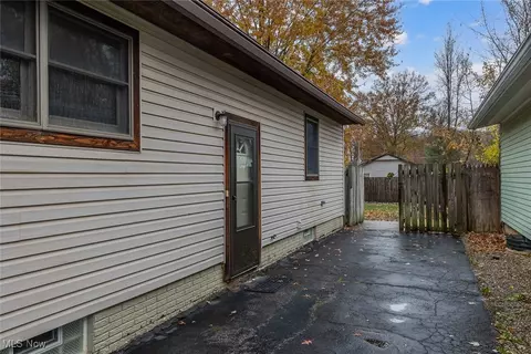 Exterior - 612 Baldwin, Elyria, OH 44035 photo 2 of 3