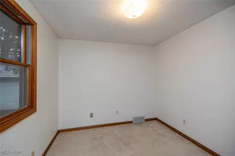 Bedroom - 612 Baldwin, Elyria, OH 44035 photo 2 of 6