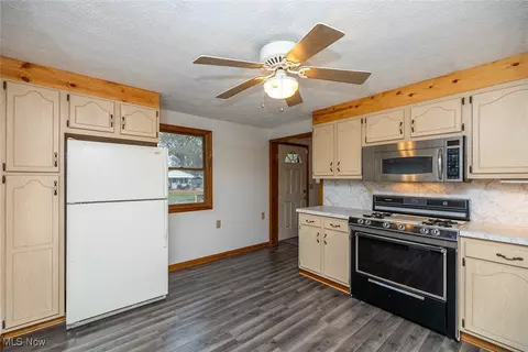 Kitchen - 612 Baldwin, Elyria, OH 44035 photo 1 of 3
