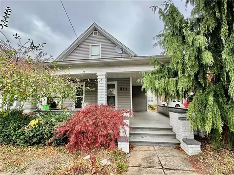 211 N Crater Ave, Dover, OH 44622