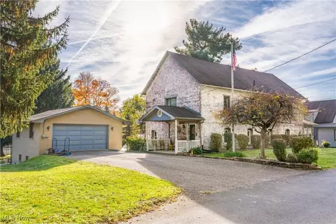 2216 Dover Ave NE, Canton, OH 44714