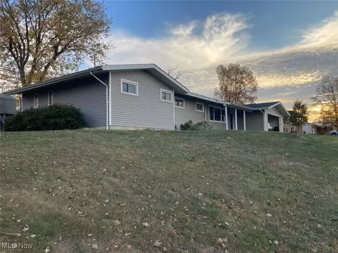 408 Abrahims Ave SW, Carrollton, OH 44615