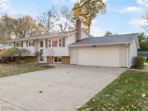 10921 Dot Ave NE, Alliance, OH 44601