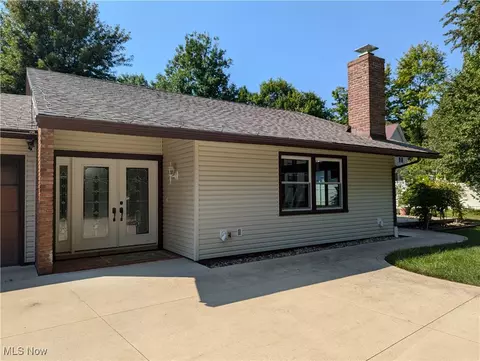 12691 Opalocka Dr, Chesterland, OH 44026