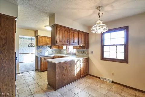 Kitchen - 7775 Beach Rd, Wadsworth, OH 44281 photo 2 of 3