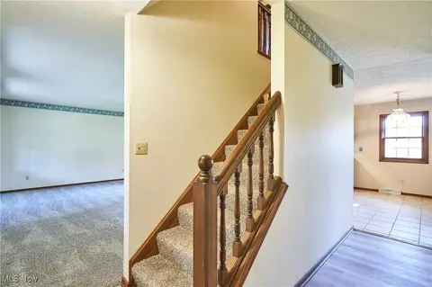 Entry Way - 7775 Beach Rd, Wadsworth, OH 44281 photo 1 of 2